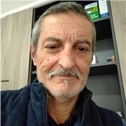 Laureato impartisce lezioni di storia ed altre materie